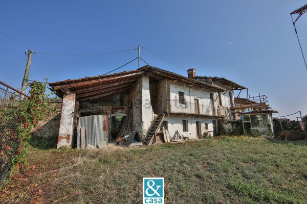 casale in vendita a Cavour
