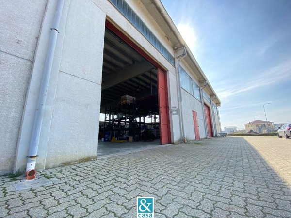 ufficio in vendita a Cavour