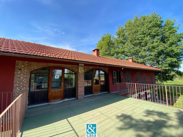 casa indipendente in vendita a Cavour