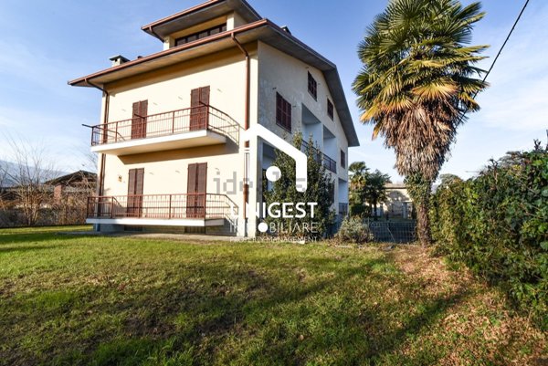 casa indipendente in vendita a Cavour