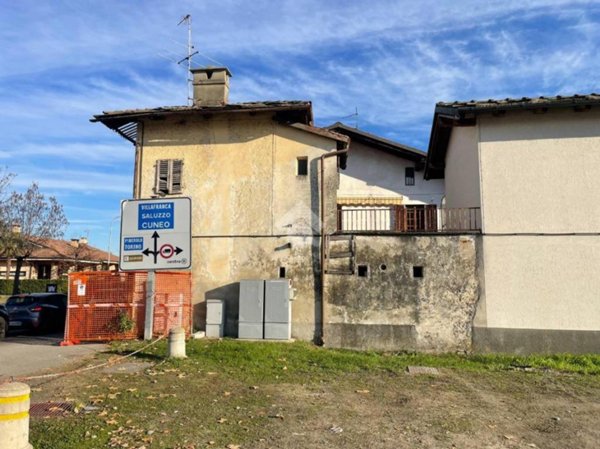 casa indipendente in vendita a Cavour