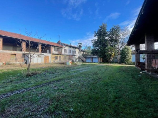 casa indipendente in vendita a Cavour