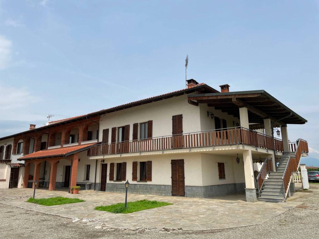 casa indipendente in vendita a Cavour