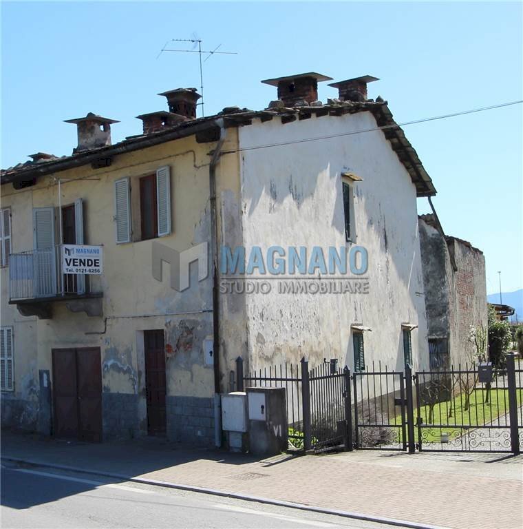 casa indipendente in vendita a Cavour