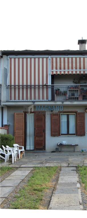 casa indipendente in vendita a Cavour
