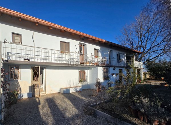 casale in vendita a Cavour