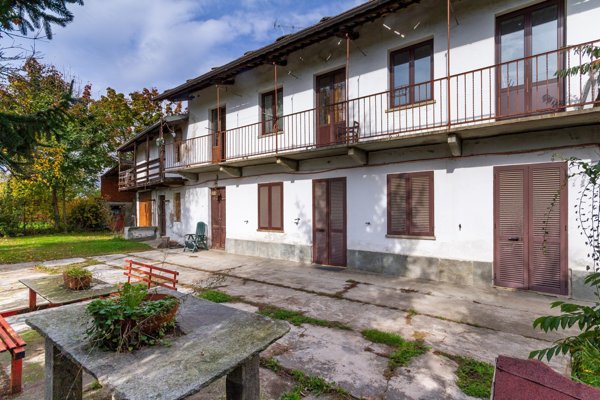 casa indipendente in vendita a Cavour