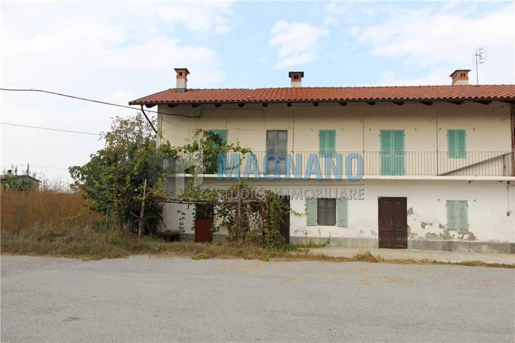 casa indipendente in vendita a Cavour