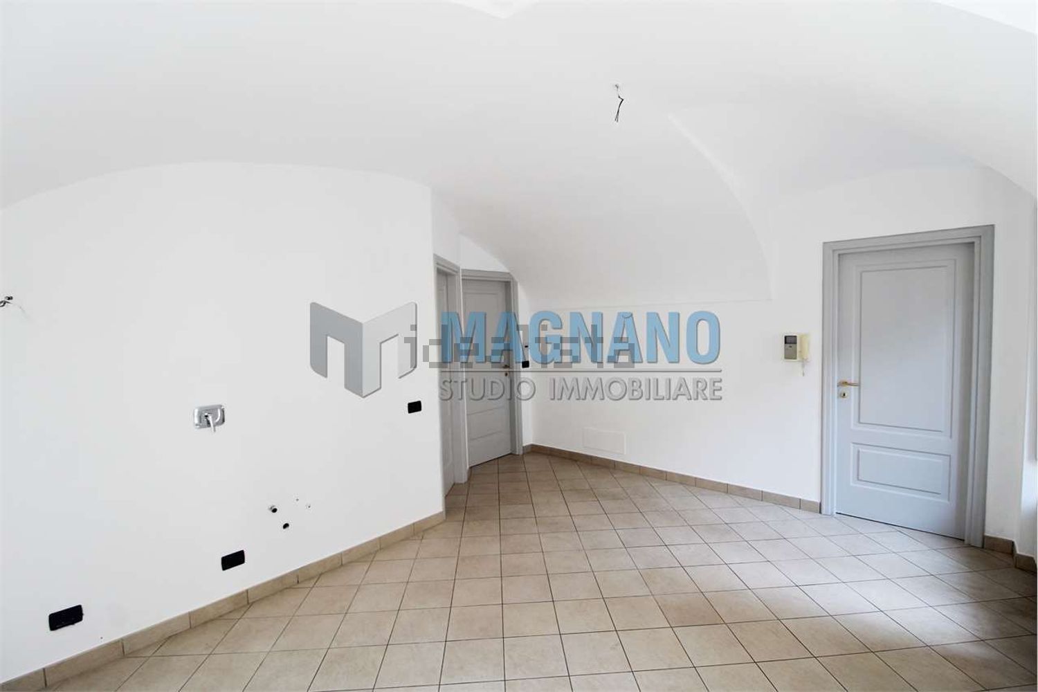 appartamento in vendita a Cavour