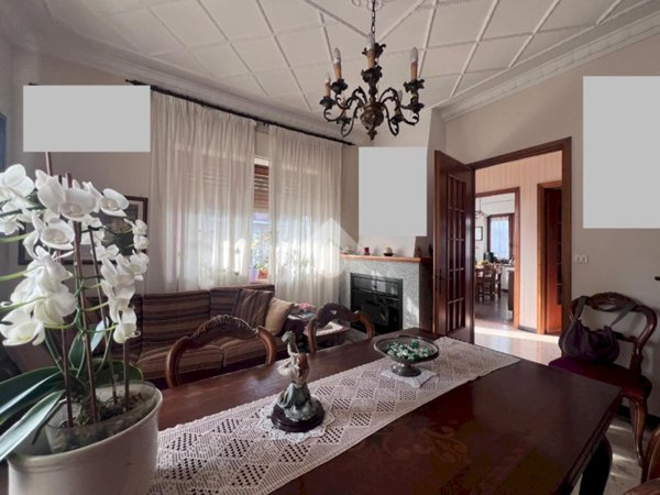 casa indipendente in vendita a Cavour