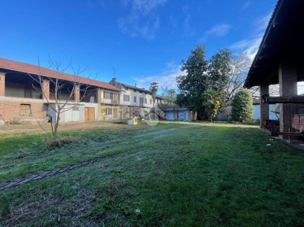 casa indipendente in vendita a Cavour