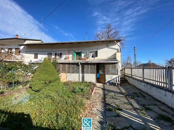 casa indipendente in vendita a Cavour