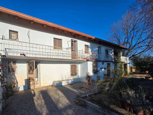 casale in vendita a Cavour