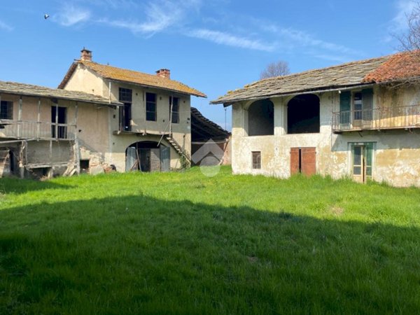 casa indipendente in vendita a Cavour