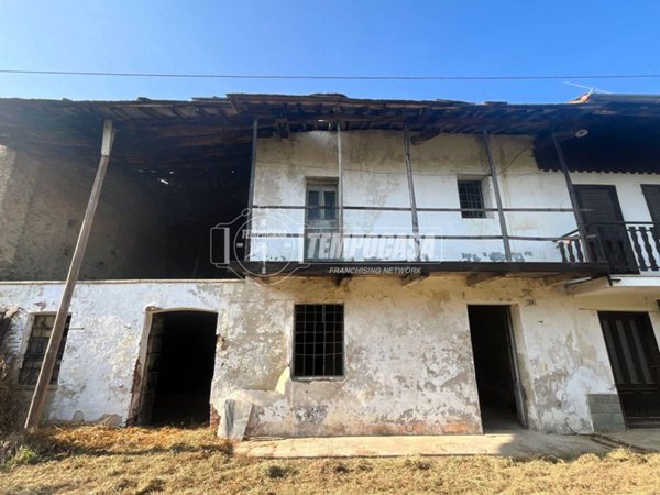 casale in vendita a Cavour