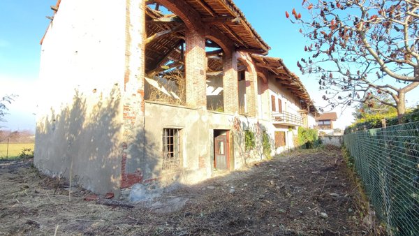 casa indipendente in vendita a Cavour