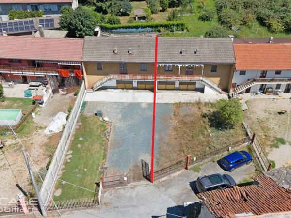 casa indipendente in vendita a Cavour