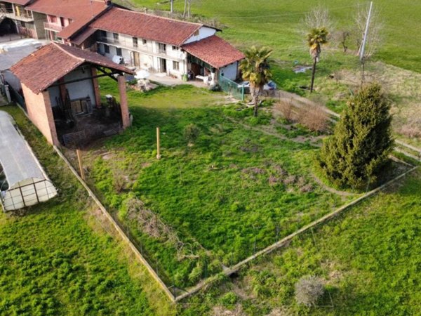 casa indipendente in vendita a Cavour