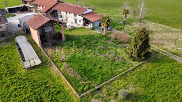 casa indipendente in vendita a Cavour