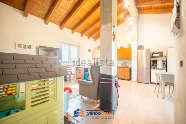 casa indipendente in vendita a Cavour