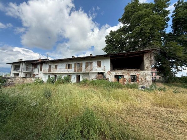 casale in vendita a Cavour