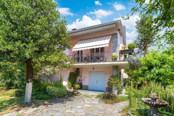 casa indipendente in vendita a Cavour