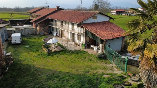 casale in vendita a Cavour