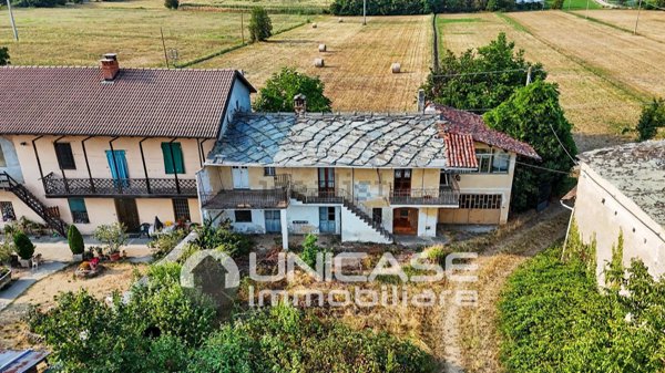 casa indipendente in vendita a Cavour