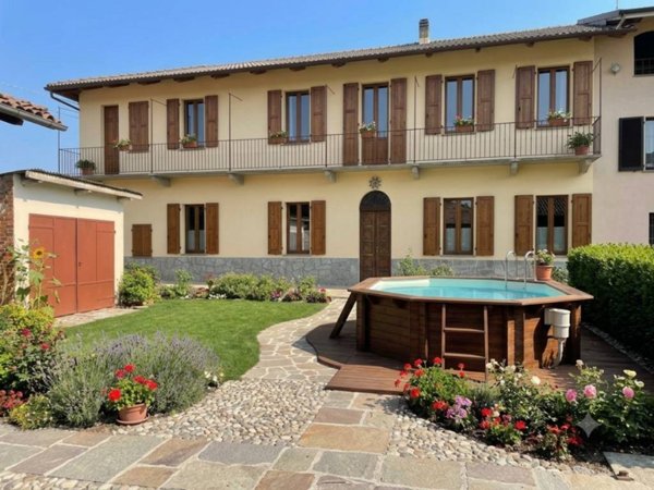 casa indipendente in vendita a Cavour