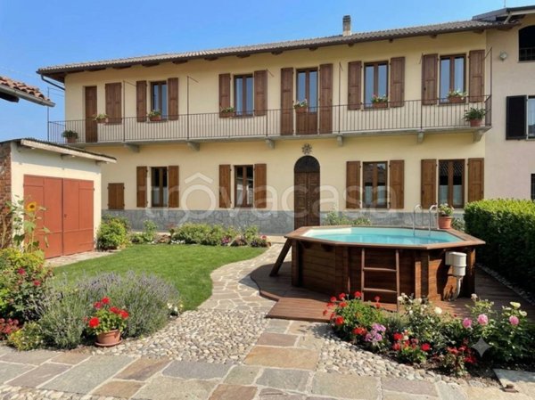 casa indipendente in vendita a Cavour