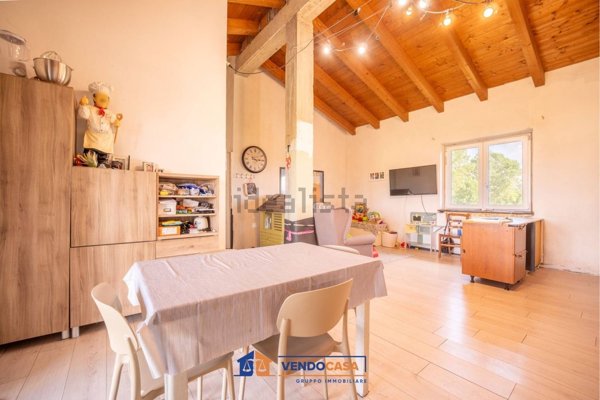 casa indipendente in vendita a Cavour