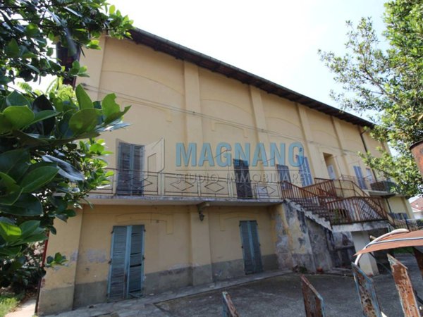 casa indipendente in vendita a Cavour