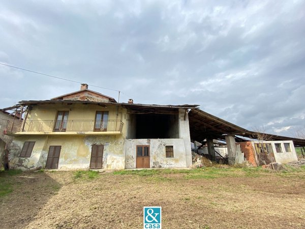 casale in vendita a Cavour