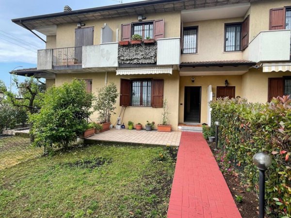casa indipendente in vendita a Nuvolera