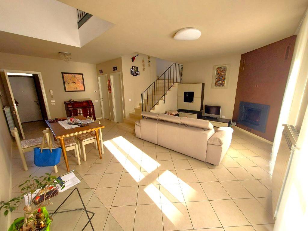 casa semindipendente in vendita a Nuvolera