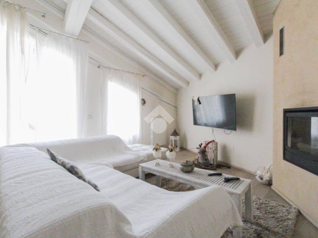 casa indipendente in vendita a Nuvolera