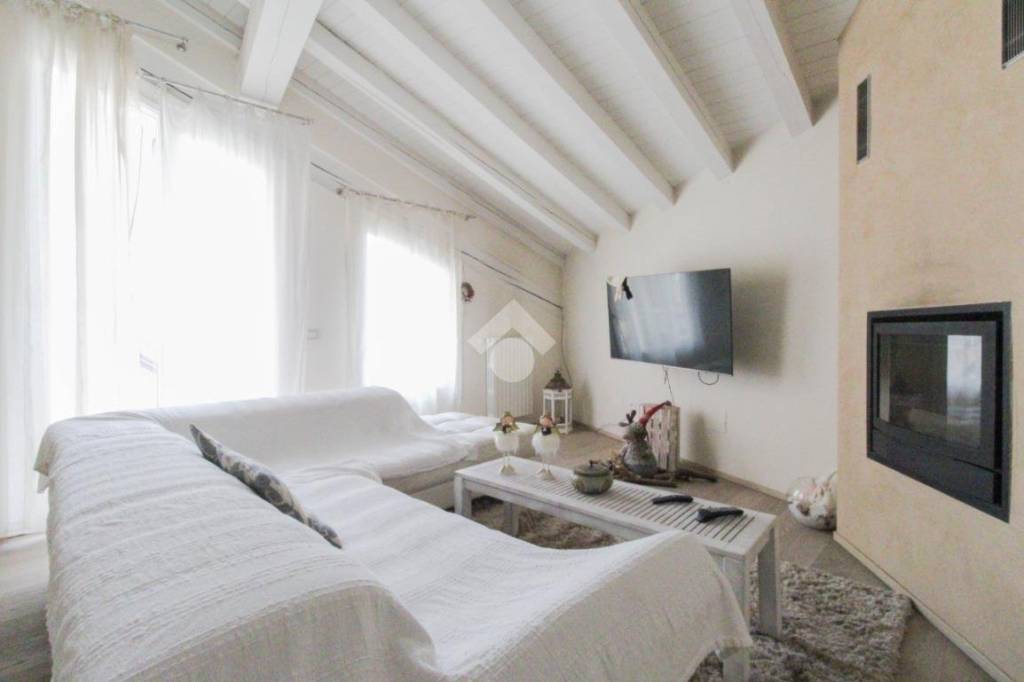 casa indipendente in vendita a Nuvolera