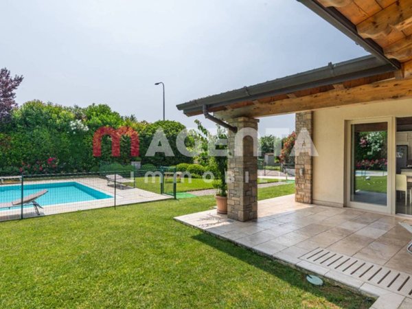 casa indipendente in vendita a Nuvolera