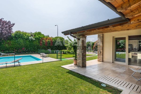 casa indipendente in vendita a Nuvolera