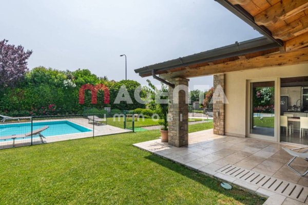 casa indipendente in vendita a Nuvolera