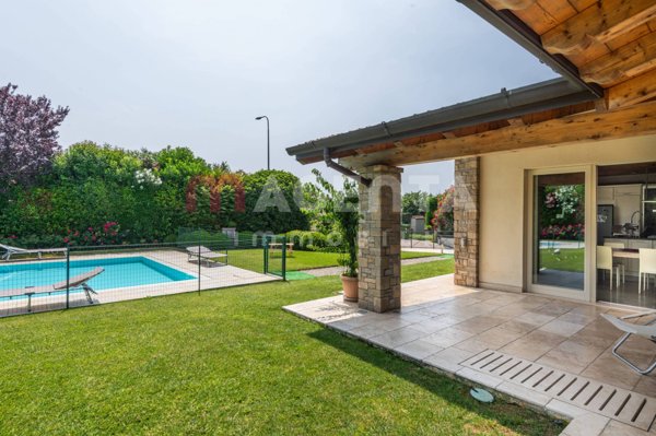 casa indipendente in vendita a Nuvolera