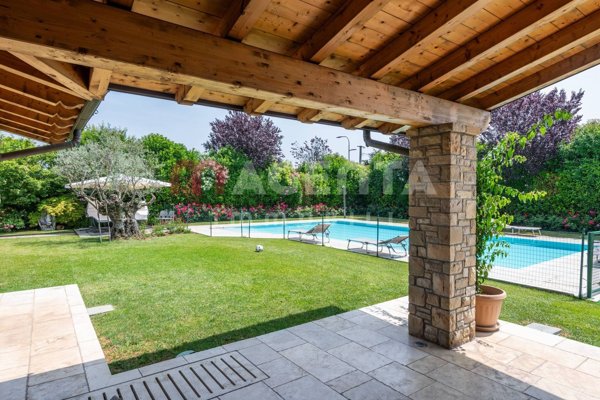 casa indipendente in vendita a Nuvolera