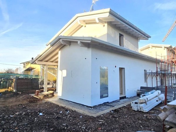 casa indipendente in vendita a Nuvolera