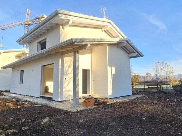 casa indipendente in vendita a Nuvolera