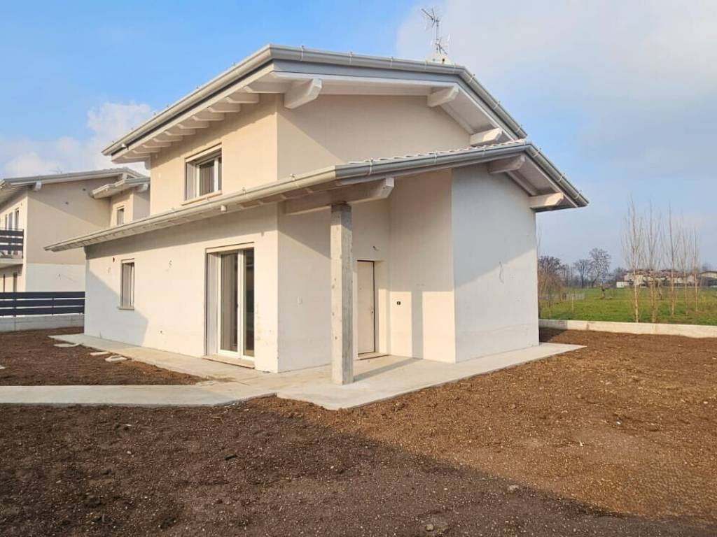 casa indipendente in vendita a Nuvolera