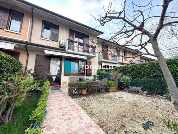 casa indipendente in vendita a Nuvolera