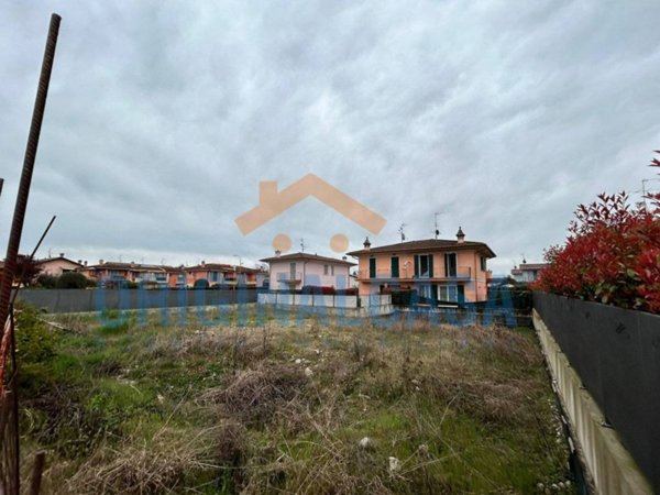 terreno edificabile in vendita a Nuvolera