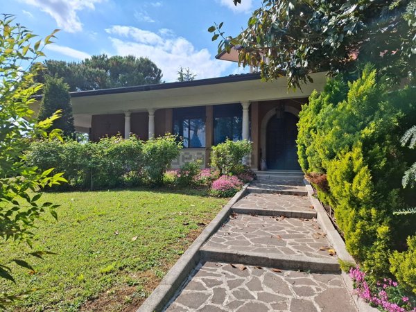 casa indipendente in vendita a Nuvolera