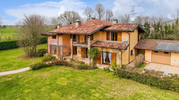 casa indipendente in vendita a Nuvolera