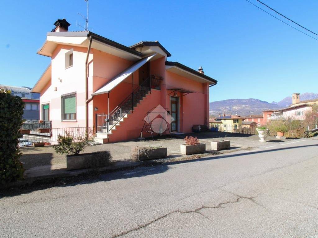 casa indipendente in vendita ad Odolo
